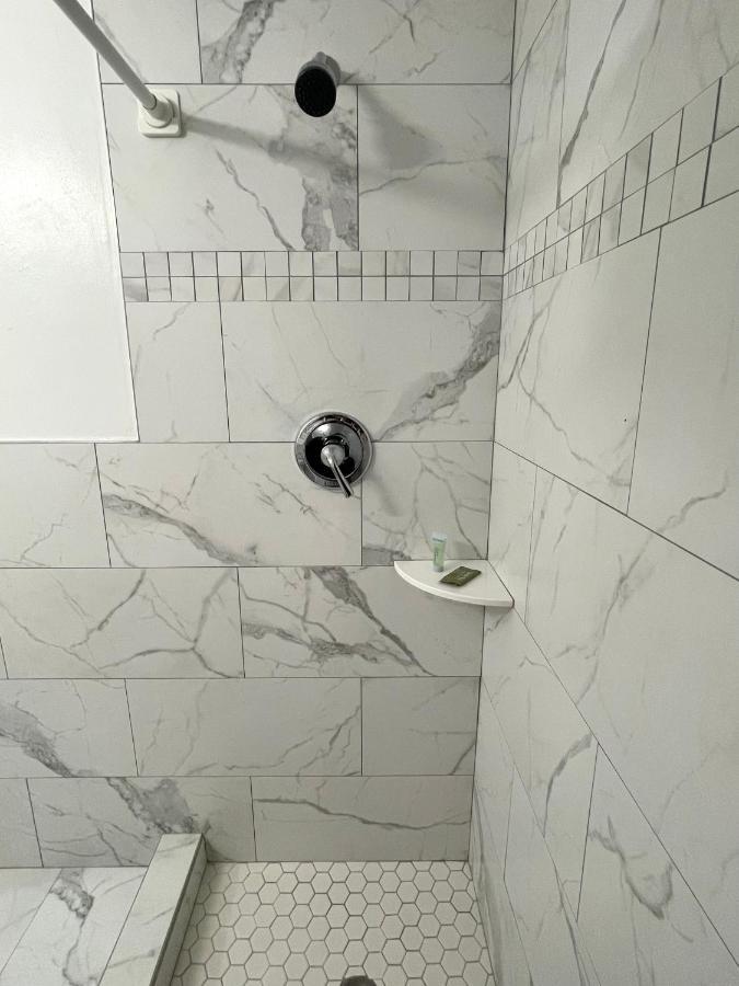Downtown Inn Рочестер Экстерьер фото